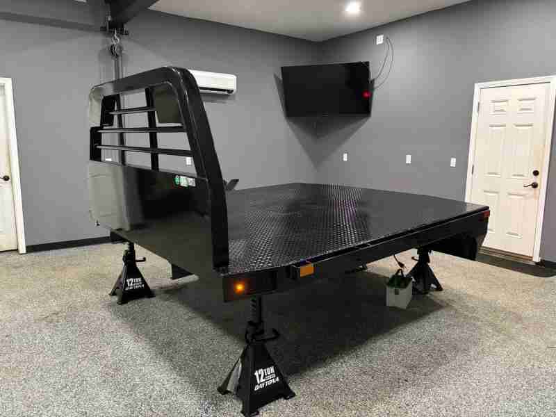 2025 Legend X 84X102 SPARTAN FLAT BED W/ HIDEAWAY GOOSENECK - Image 6