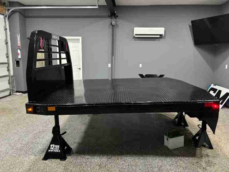 2025 Legend X 84X102 SPARTAN FLAT BED W/ HIDEAWAY GOOSENECK - Image 4