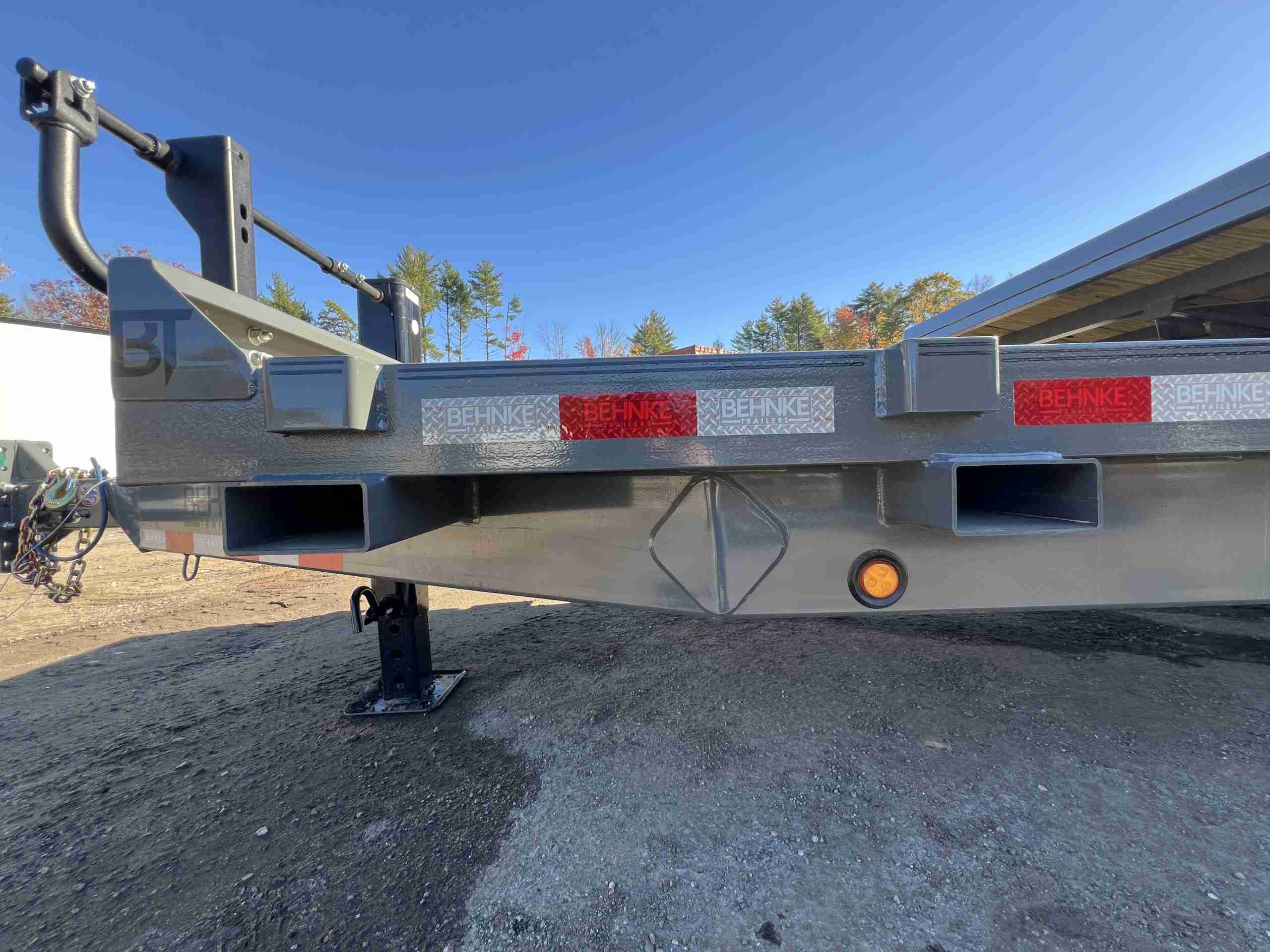 2026 Behnke 7X22 20K GRAVITY TILT W/ 6' STATIONARY DECK AND FORK POCKETS - Image 18