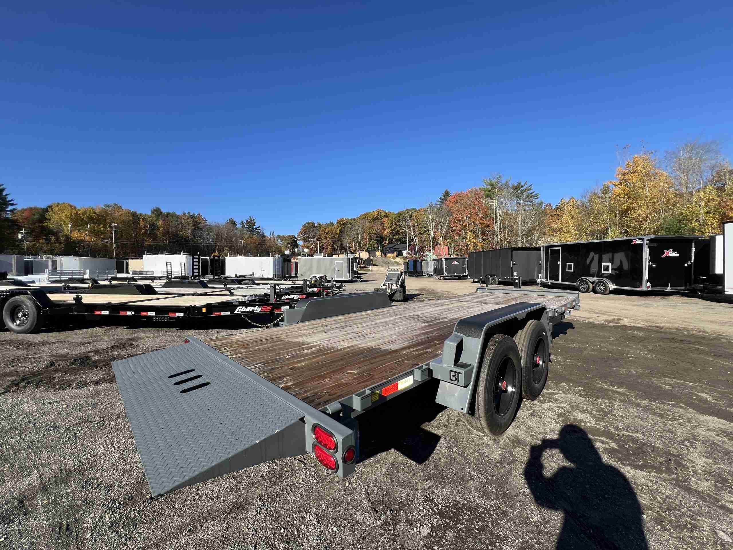 2026 Behnke 7X22 20K GRAVITY TILT W/ 6' STATIONARY DECK AND FORK POCKETS - Image 5