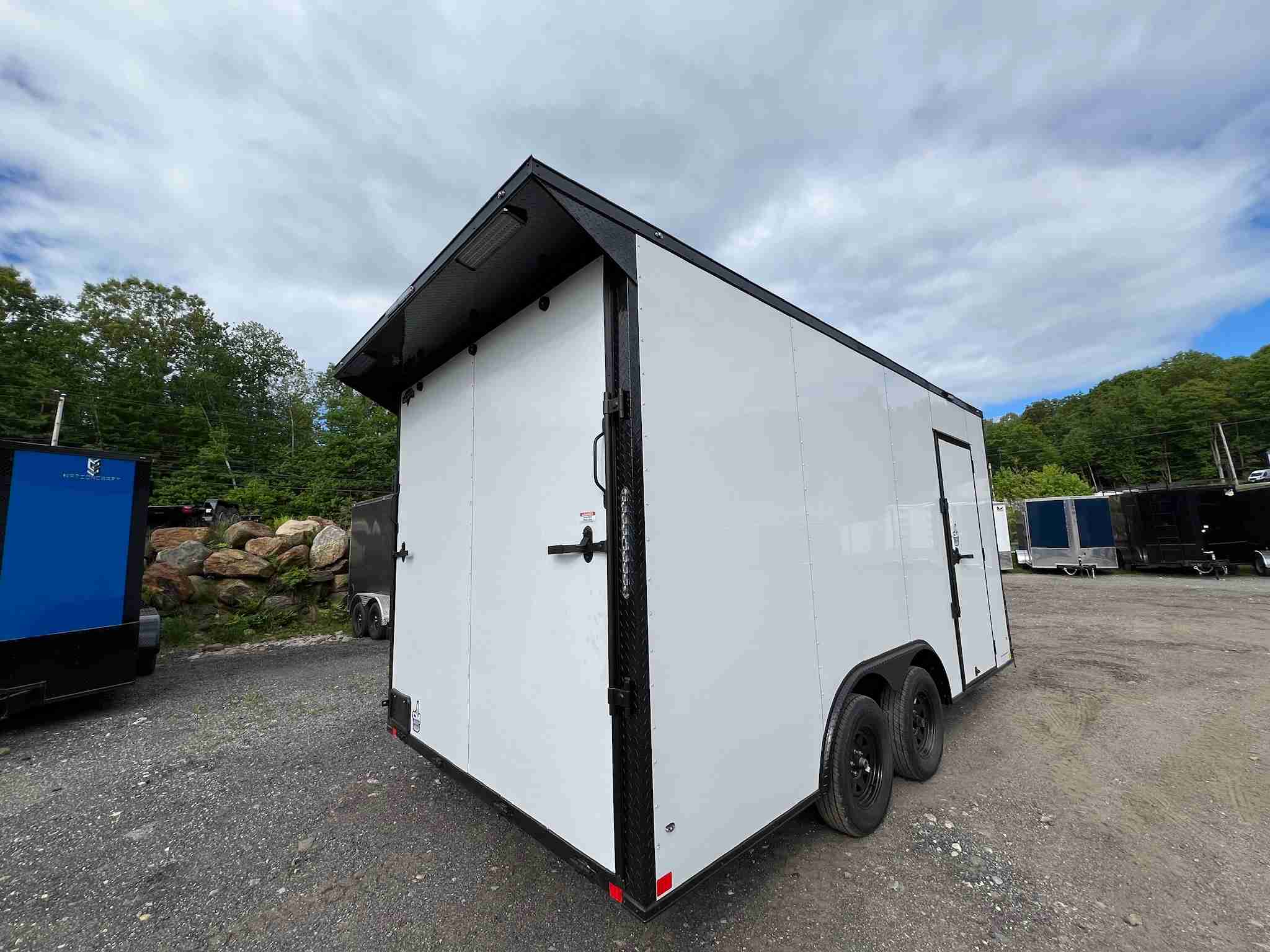 2026 Diamond Cargo 8.5X16 BLACKOUT EXTRA HEIGHT - Image 4