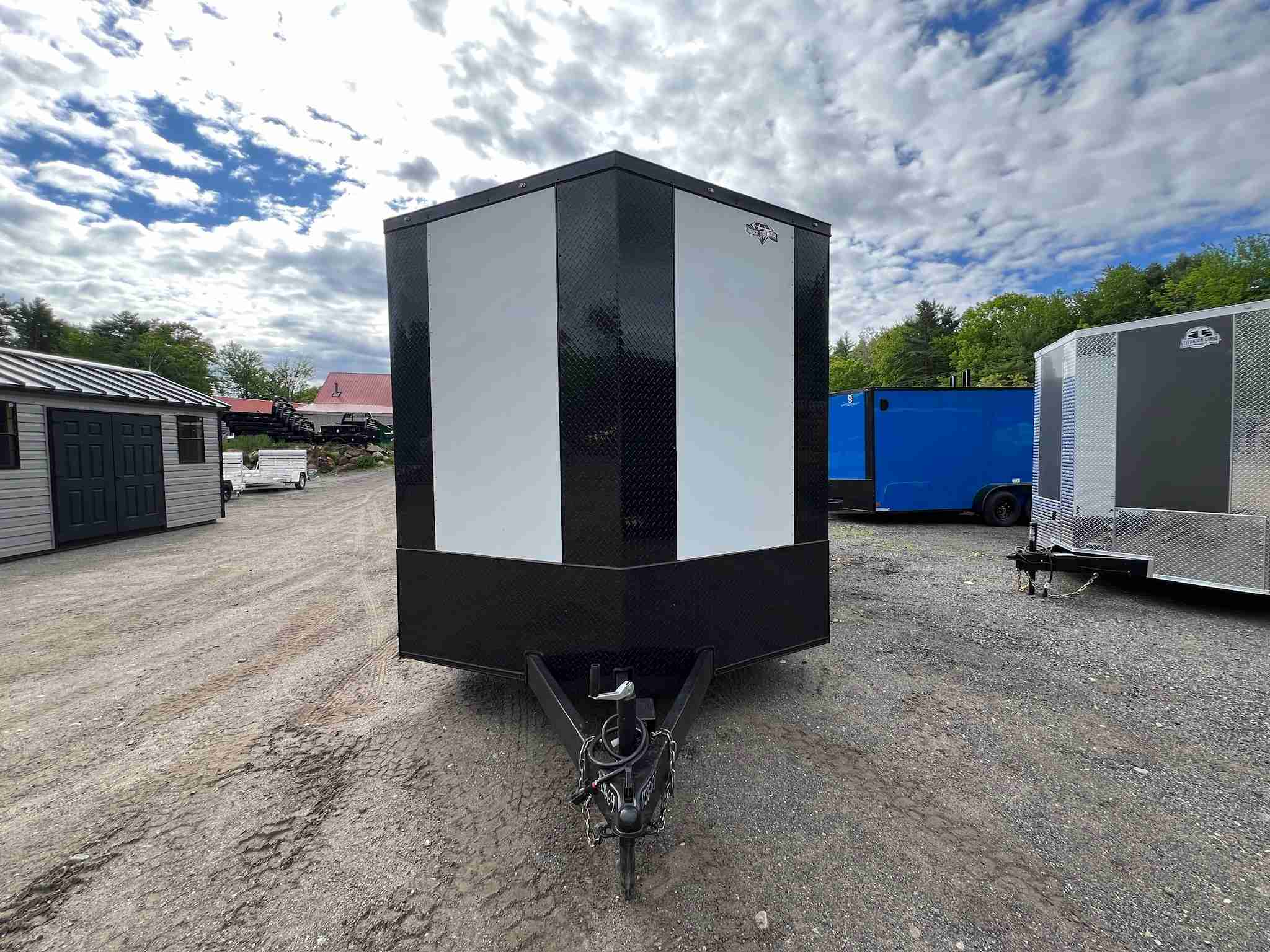 2026 Diamond Cargo 8.5X16 BLACKOUT EXTRA HEIGHT - Image 9