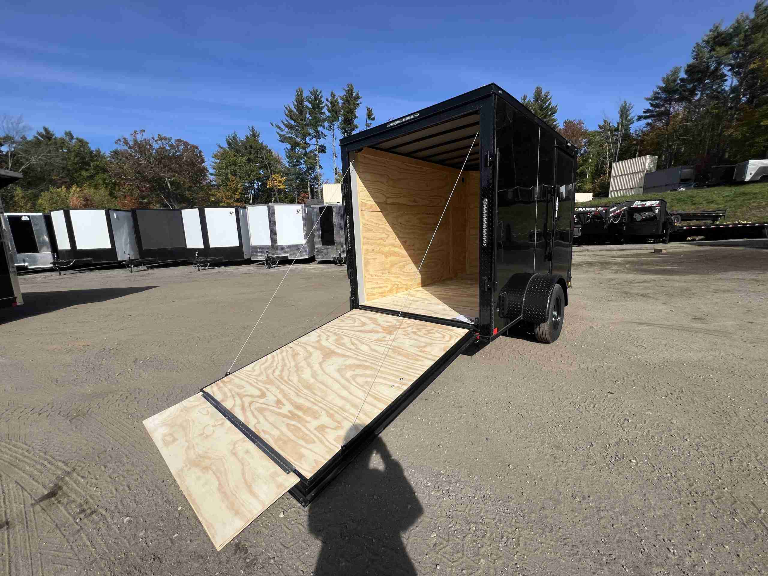 2027 DIAMOND CARGO 6X10 BLACK OUT PACKAGE W/ EXTRA HEIGHT - Image 10