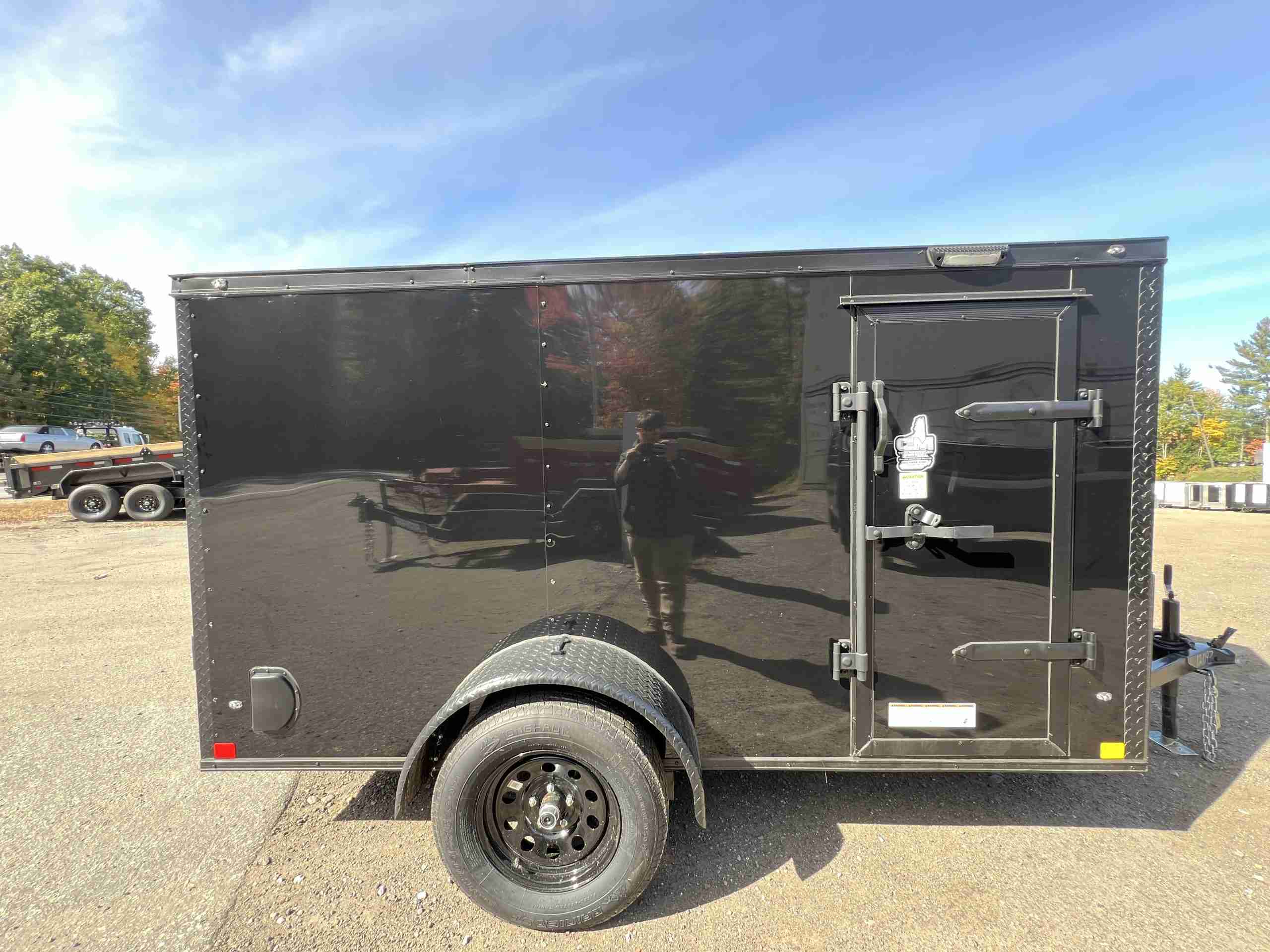 2027 DIAMOND Cargo 5X10 BLACKOUT PKG Enclosed Trailer - Image 2