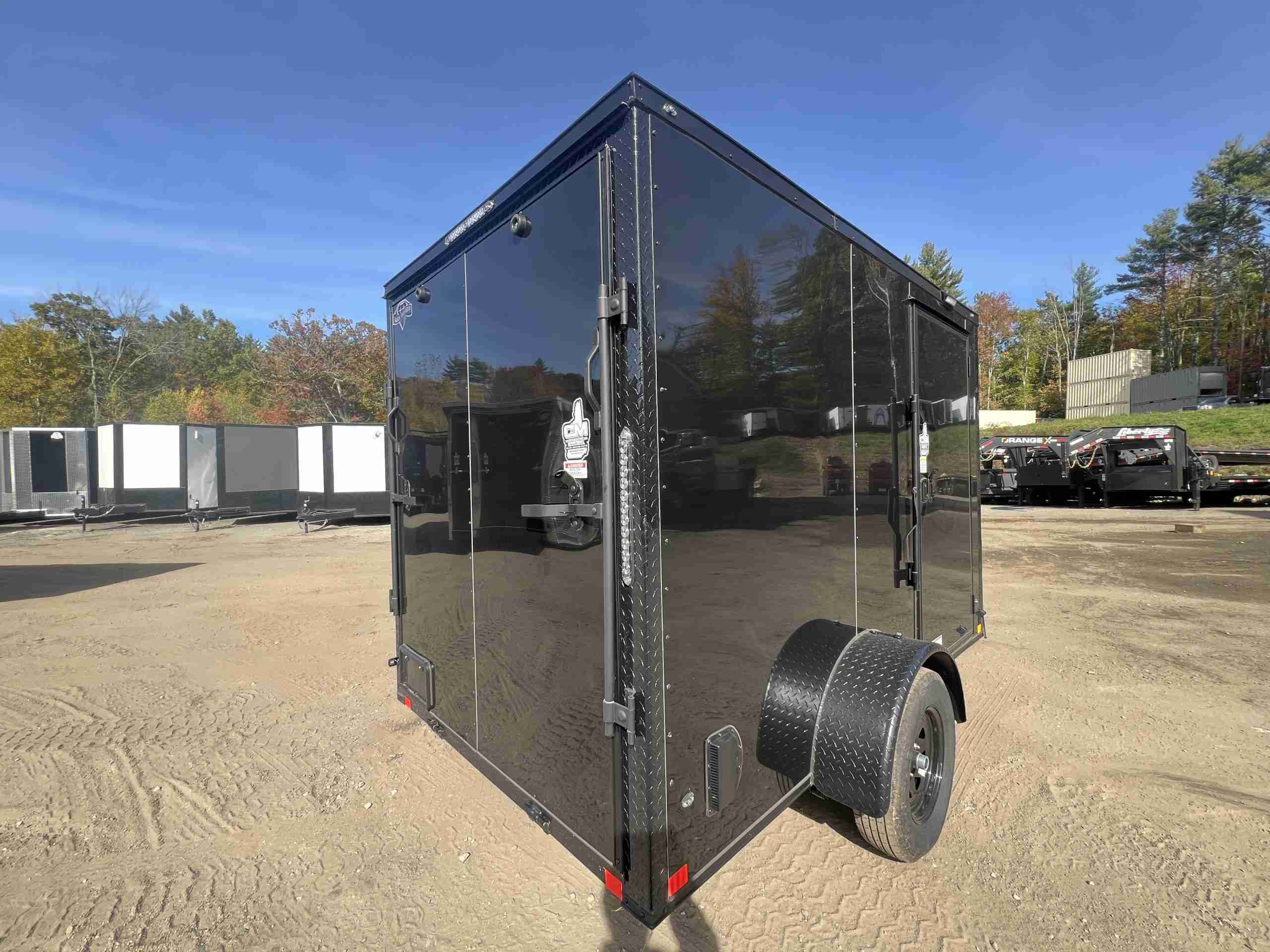 2027 DIAMOND CARGO 6X10 BLACK OUT PACKAGE W/ EXTRA HEIGHT - Image 4