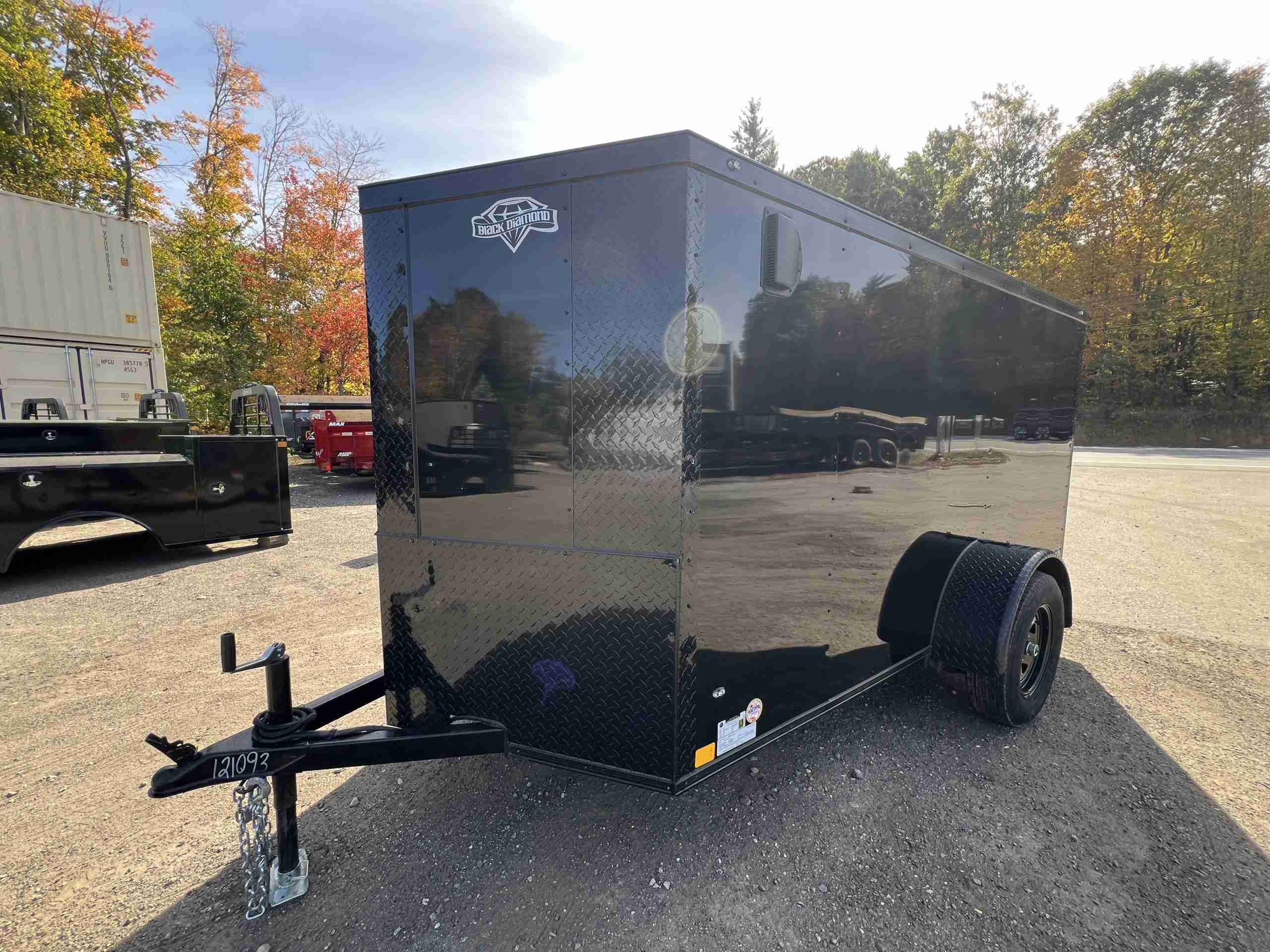 2027 DIAMOND Cargo 5X10 BLACKOUT PKG Enclosed Trailer - Image 8