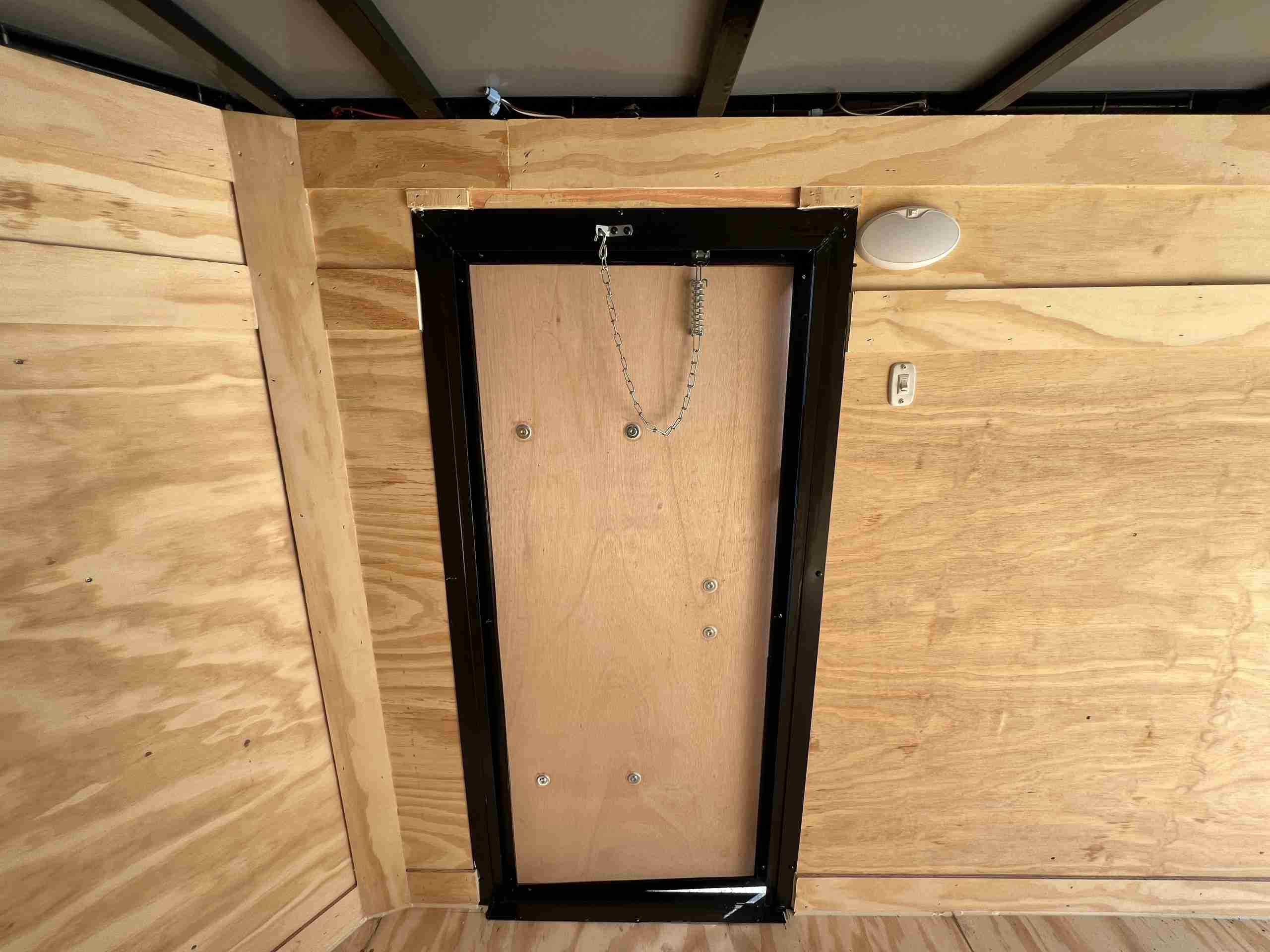 2027 DIAMOND Cargo 5X10 BLACKOUT PKG Enclosed Trailer - Image 15
