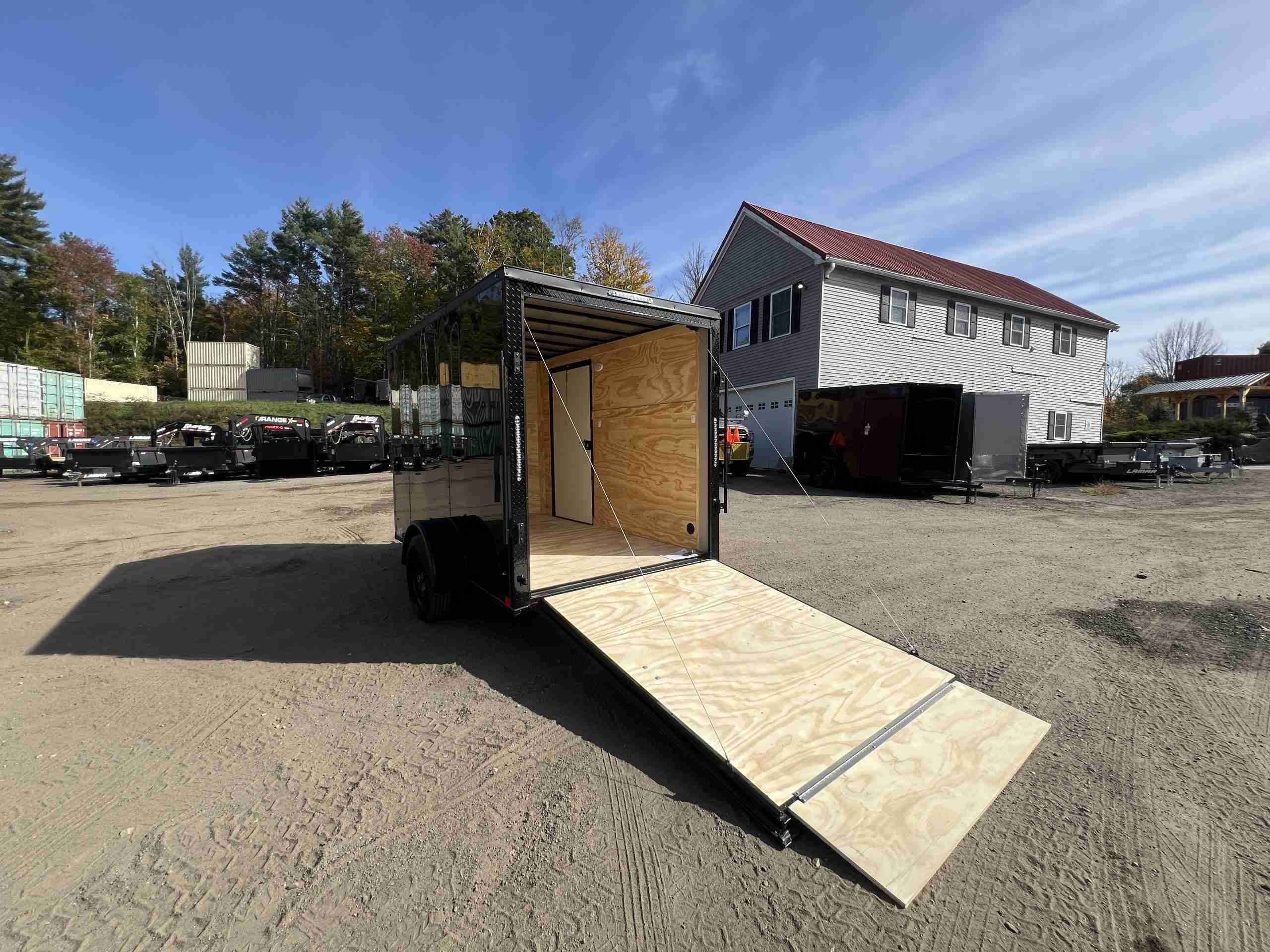 2027 DIAMOND CARGO 6X10 BLACK OUT PACKAGE W/ EXTRA HEIGHT - Image 12