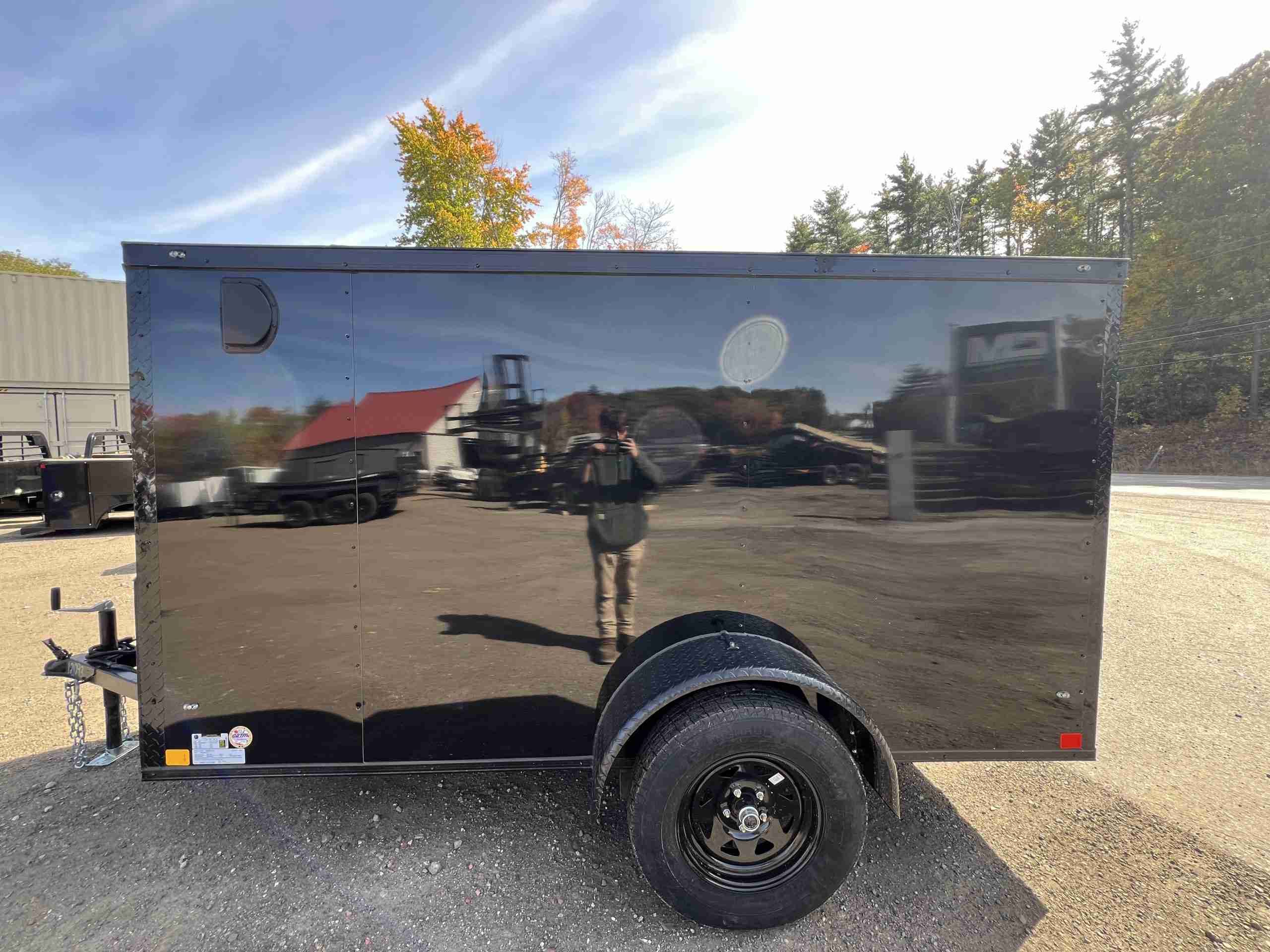 2027 DIAMOND Cargo 5X10 BLACKOUT PKG Enclosed Trailer - Image 7